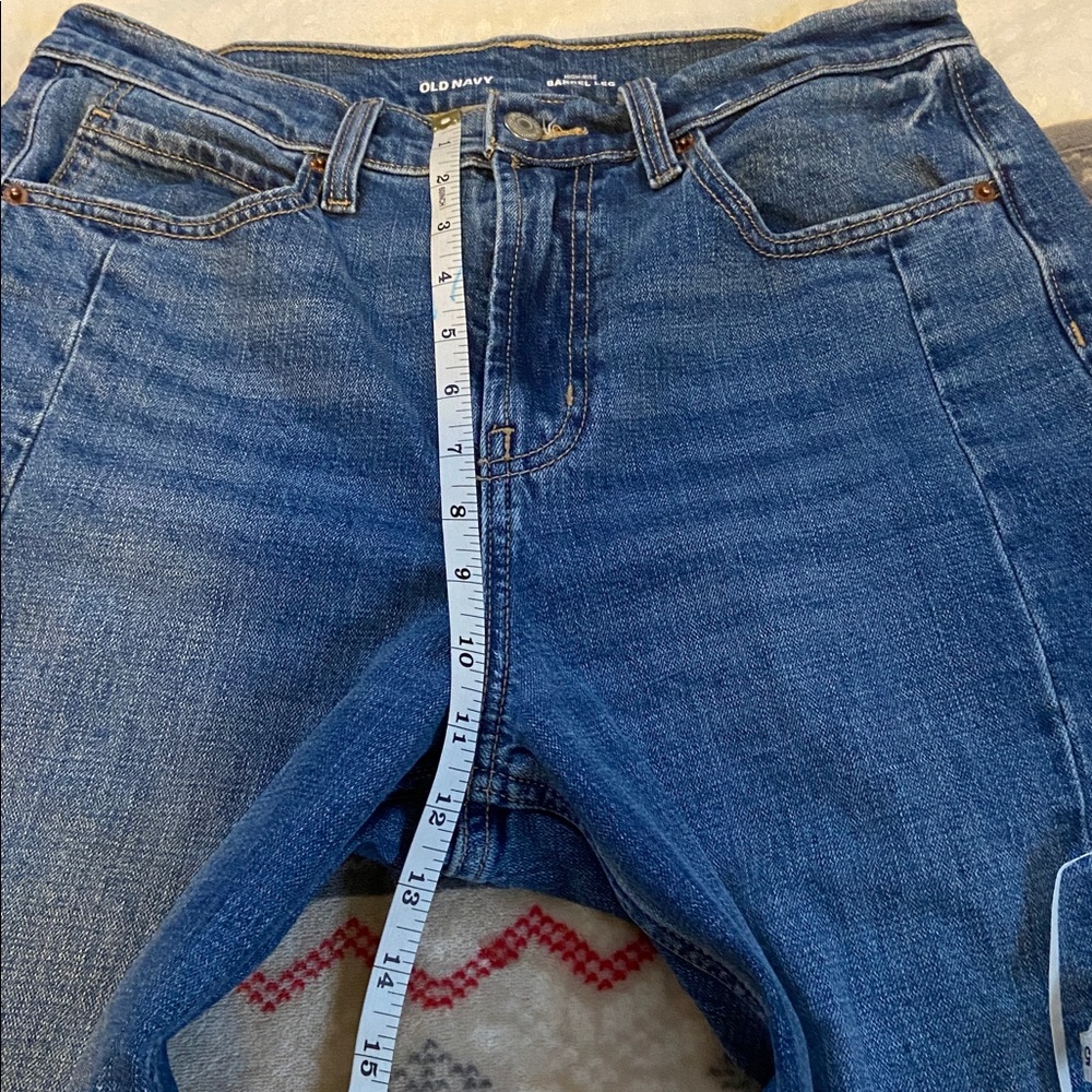 Old Navy High Rise Barrel Leg Jeans - Picture 10 of 12